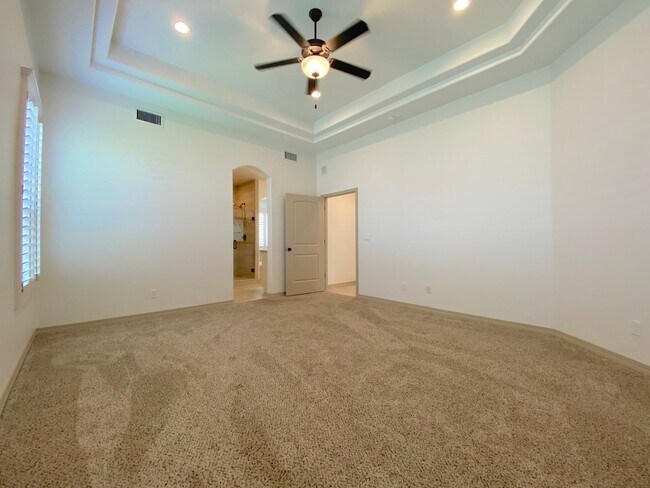 Building Photo - East El Paso 4bed/3bath Refrig A/C
