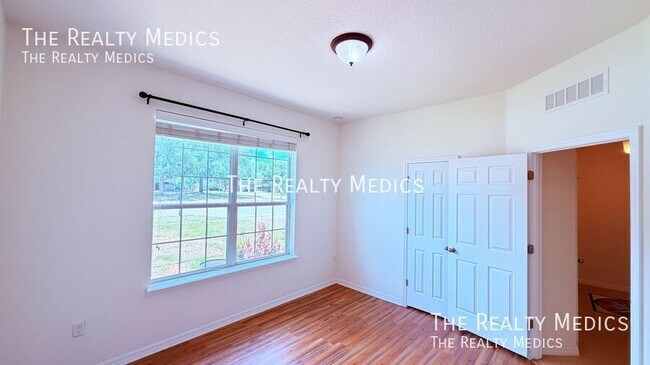 Building Photo - 4067 Knott Dr