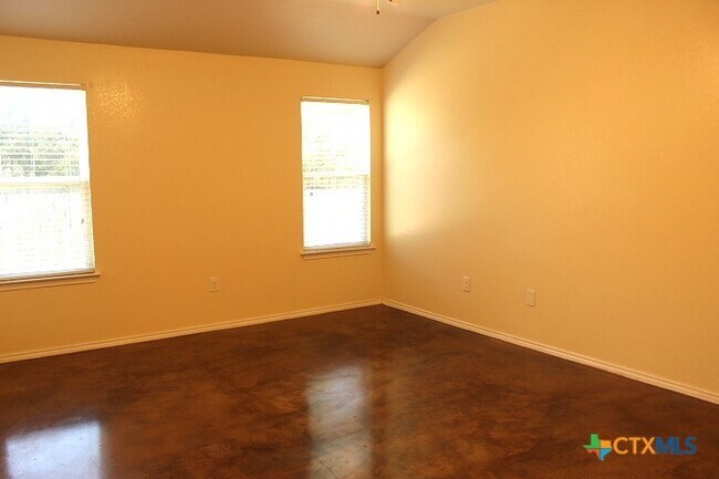 Building Photo - 2521 Heartland Ave