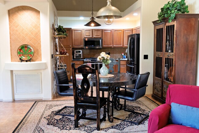 Building Photo - 403 Post Way