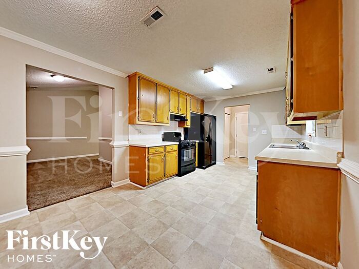 Building Photo - 10900 Thrasher Rd