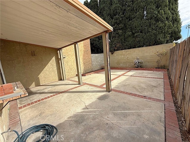 Building Photo - 424 E Blueridge