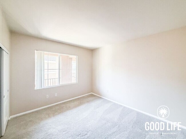 Building Photo - 10880 Serafina Ln