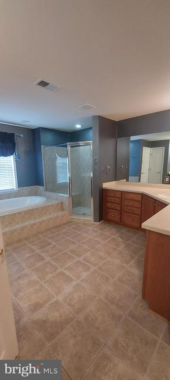 Building Photo - 23503 Sugar View Dr