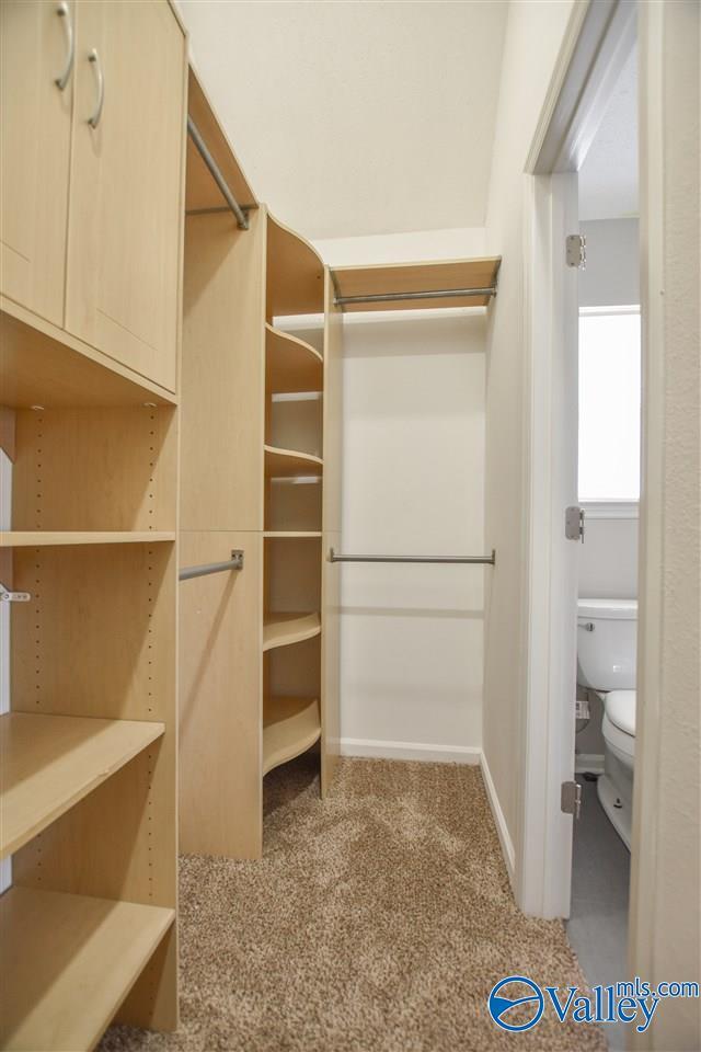 Building Photo - 2542 Bonnie Oaks Dr SW