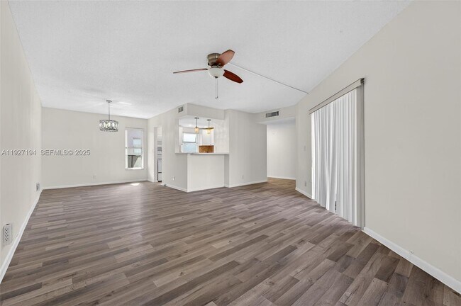 Building Photo - 3100 Riverside Dr