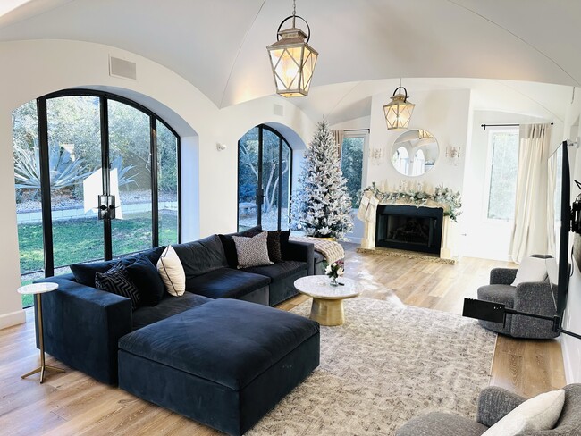 Building Photo - 40308 Vista Pelona Dr