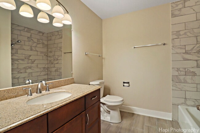Building Photo - 906 W Alleghany Dr