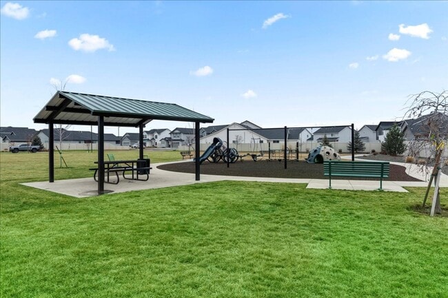 Building Photo - Single level 4bd/2ba/3 car garage Home in North Meridian