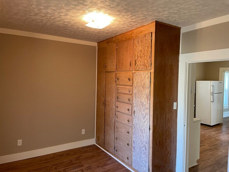 Building Photo - 622 Union St