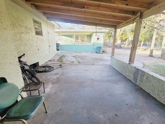 Building Photo - SPACIOUS 2/2 w/ Wood Floors, Washer/Dryer, Office, & Carport! Walk to Midtown Night Life! Availab...