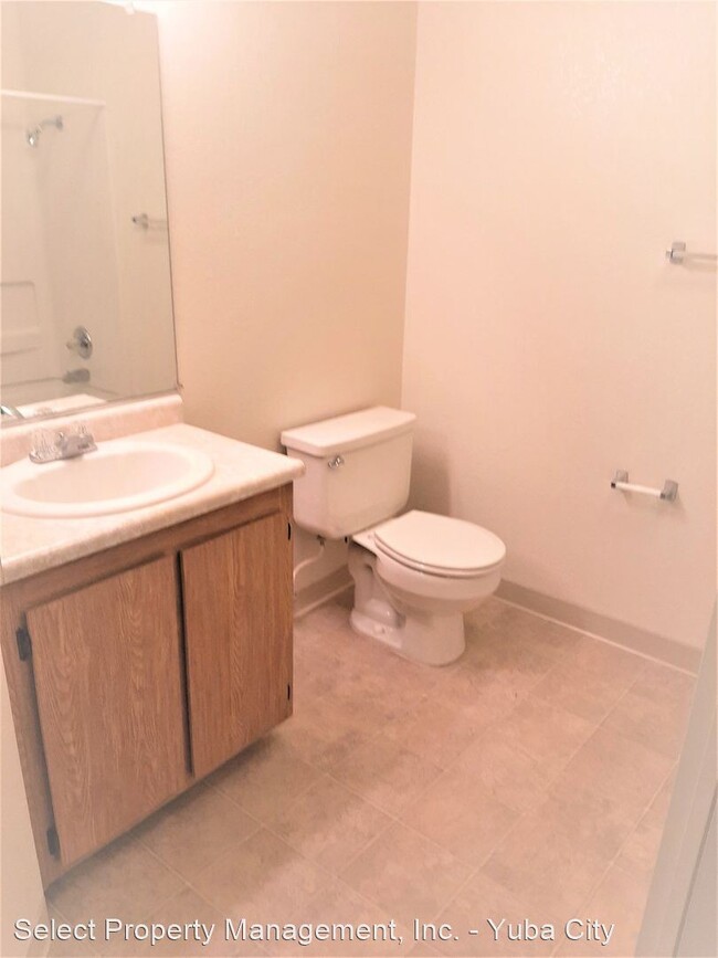 Building Photo - 5795 Springview Dr