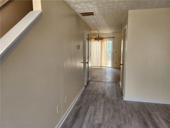 Building Photo - 2935 Fields Dr