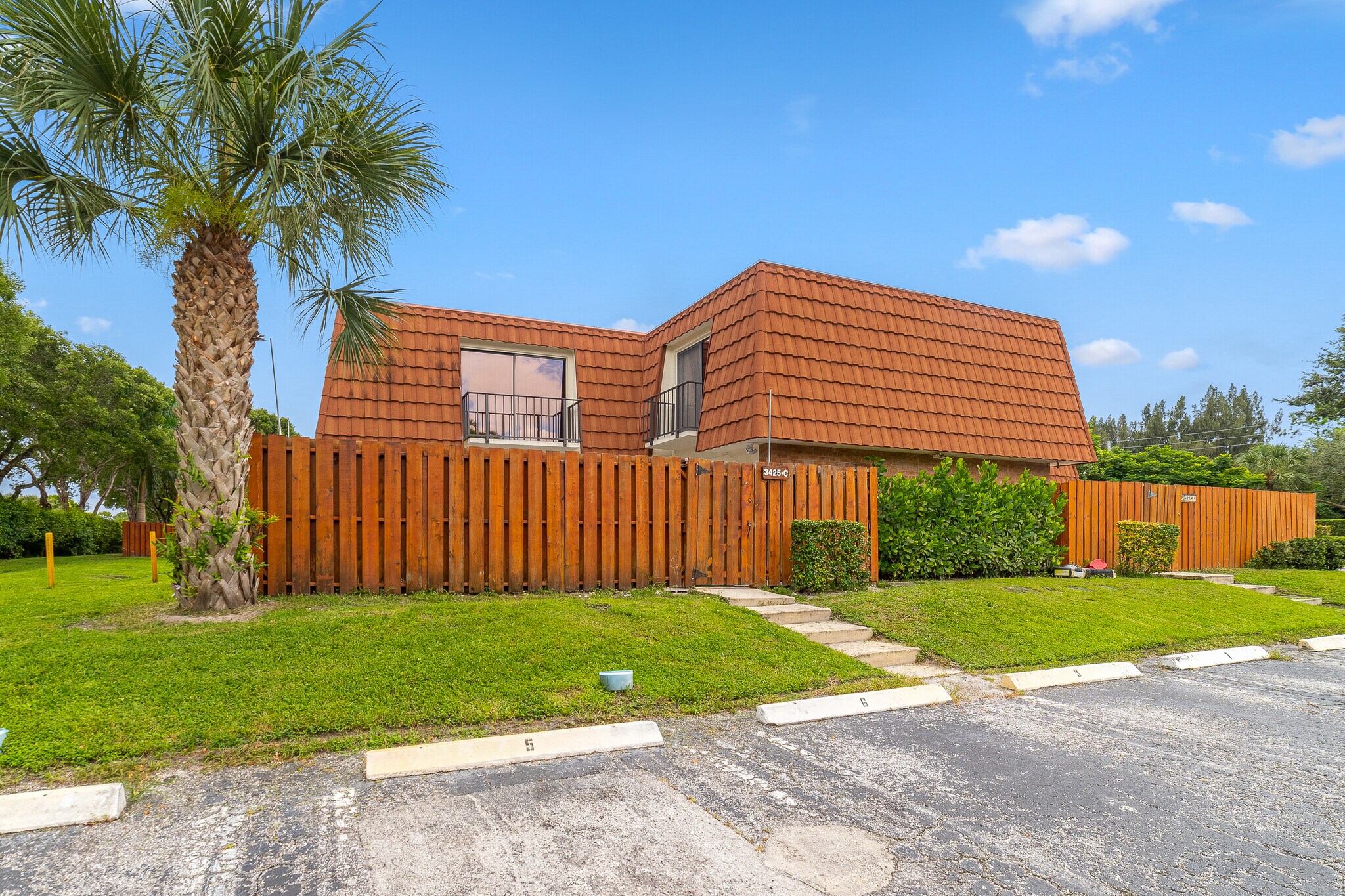 Building Photo - 3425 San Bernadino Dr