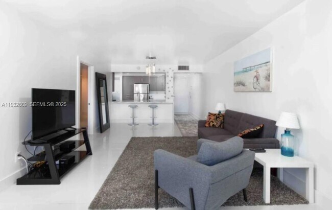 Building Photo - 1717 N Bayshore Dr