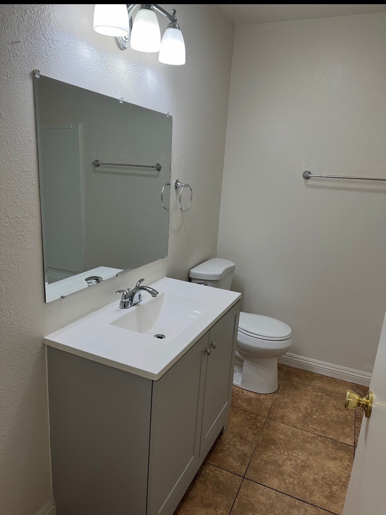 Building Photo - 33 W Santa Ana Ave