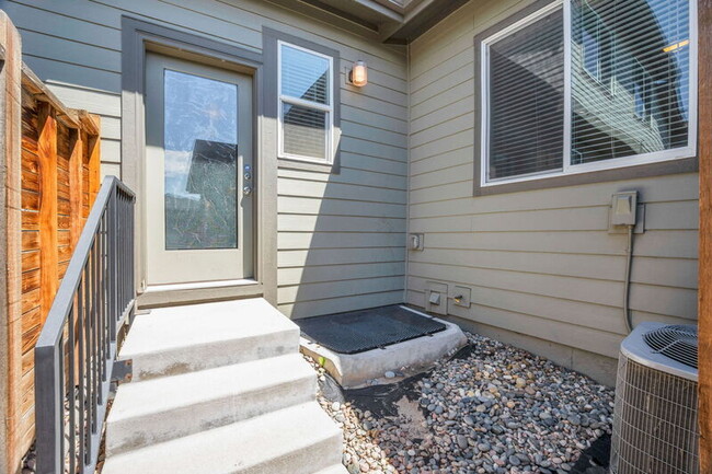 Building Photo - 5829 N Beeler St