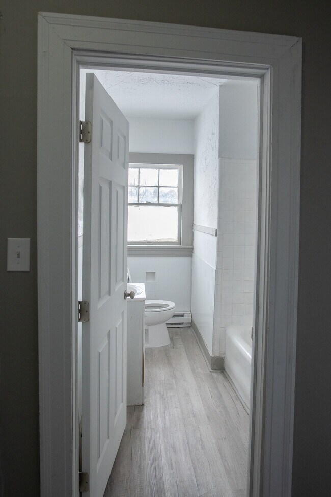 Building Photo - 501-503 W Norman