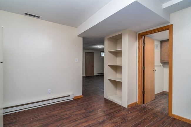 Building Photo - Single Family Home - Located Near Campus
