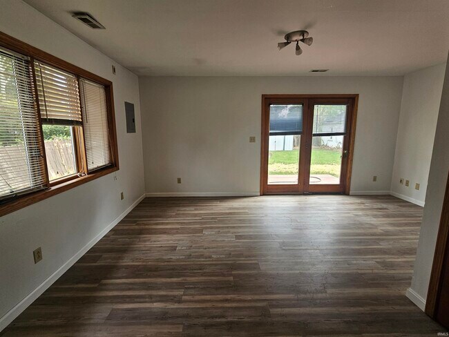 Building Photo - 128 N Roosevelt St