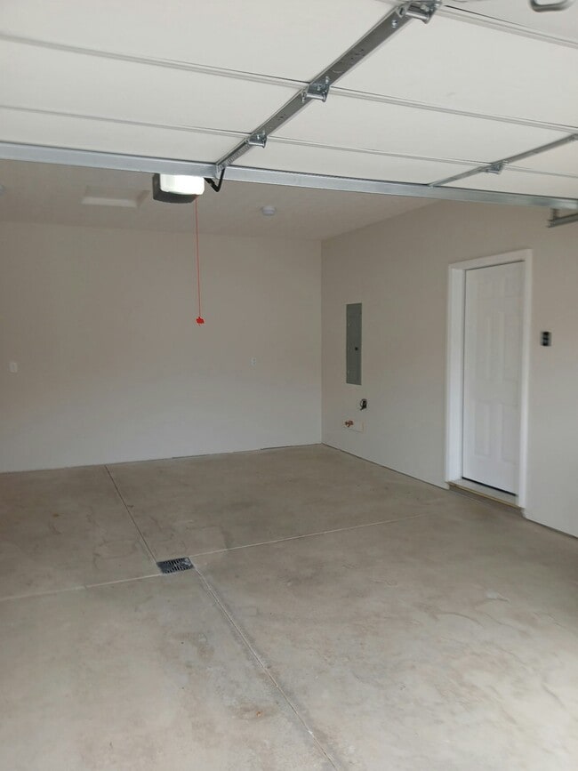 Building Photo - 2449 Waterford Pointe Dr