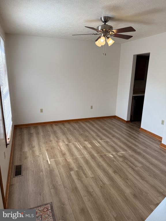 Building Photo - 212 W Whitlock Ave