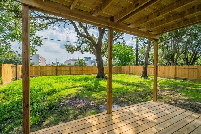 Building Photo - 14827 Carolina Falls Ln