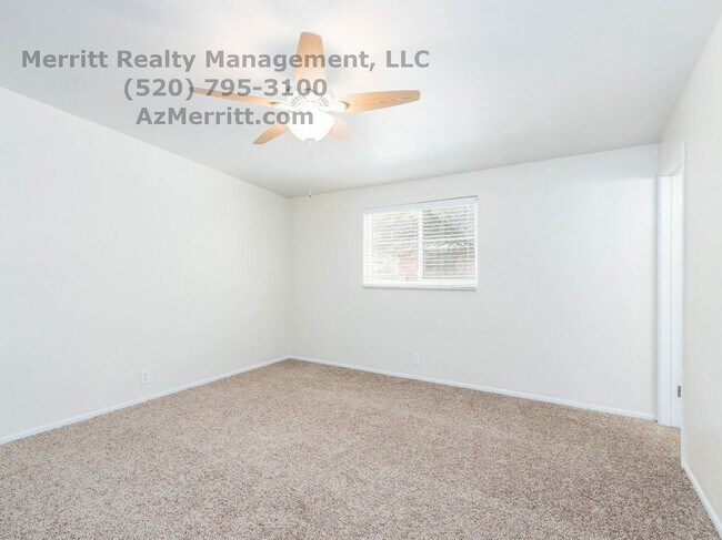 Building Photo - Spacious 3-Bedroom, 2-Bathroom Home Near U of A and Banner Health