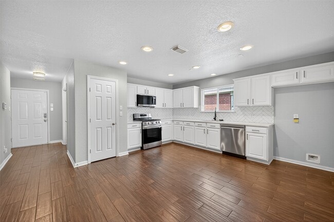Building Photo - 4038 Mt Everest Way