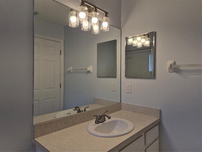 Building Photo - 6219 Blue Runner Ct