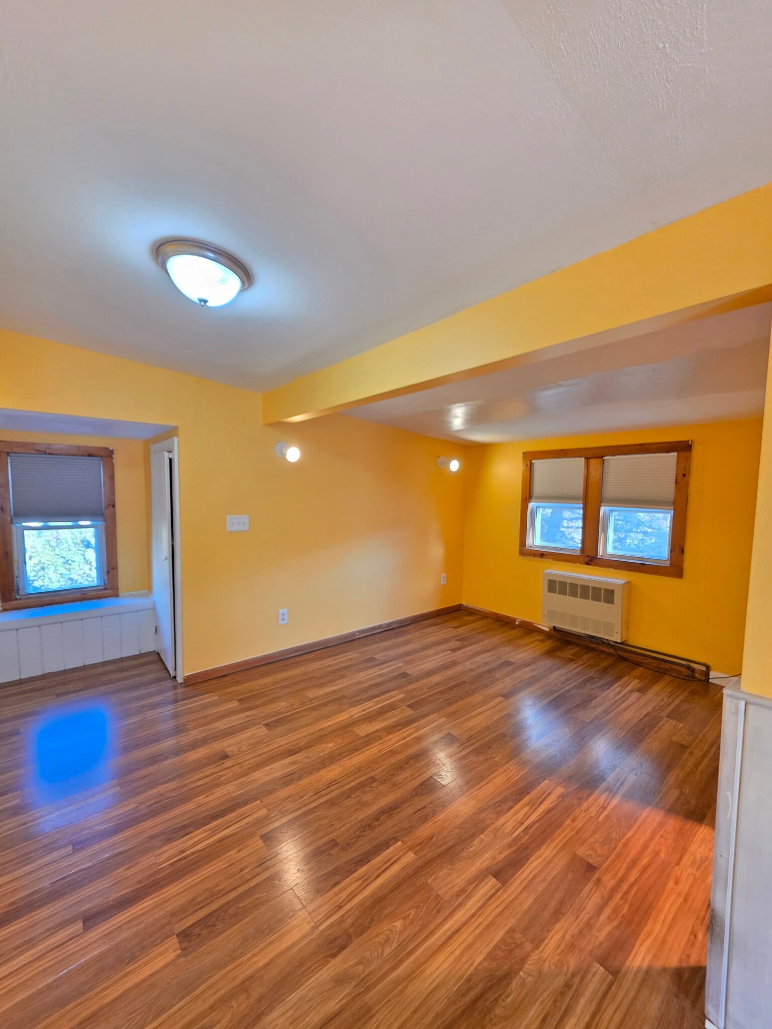 Building Photo - 1906 Burdett Ave