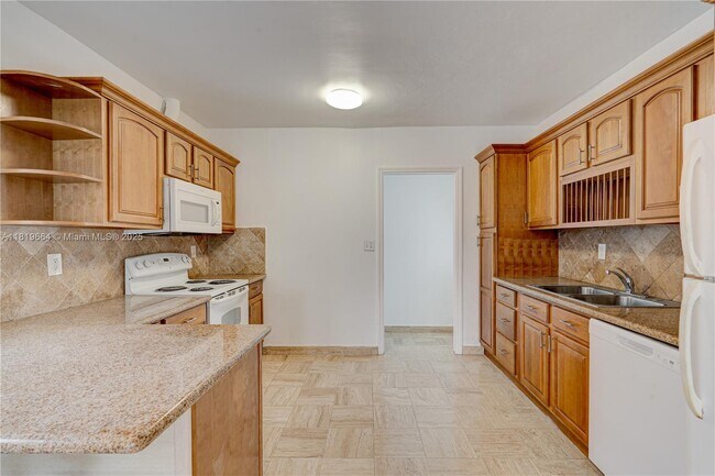 Building Photo - 3635 SW 88th Ct