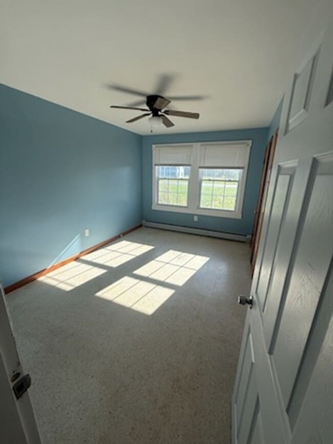 Building Photo - Three Bedroom Single Family House for Rent...