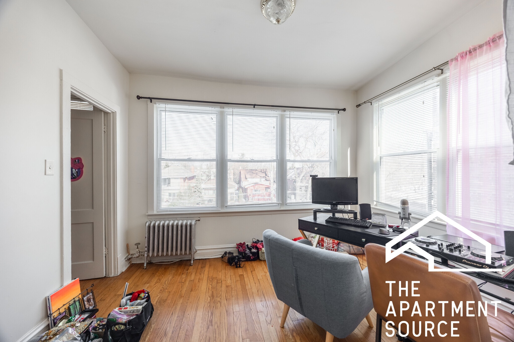 Building Photo - 1432 W Jonquil Ter