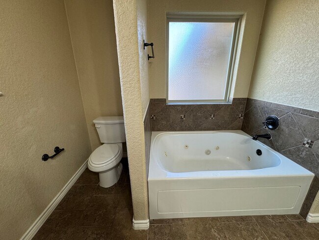 Building Photo - 601 W Little Dipper Dr