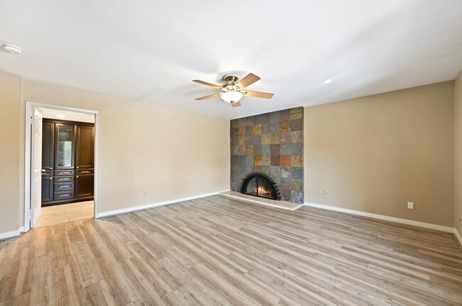 Building Photo - Gorgeous 3BD/3BA Home on a Golf-Course with Expansive Mountain Views! $5,000/mo