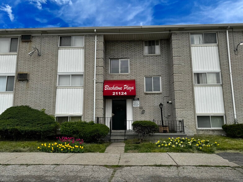 Blackstone Apartments 21124 Schoolcraft Detroit MI 48223 Apartment Finder
