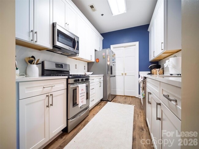 Building Photo - 5609 Fairview Rd