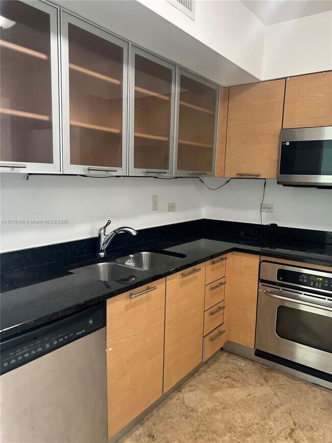 Building Photo - 31 SE 5th St