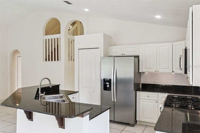 Building Photo - 13635 Waterhouse Way