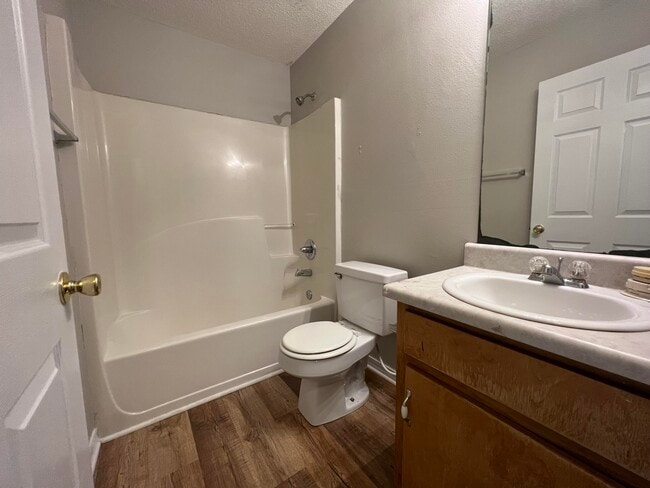 Building Photo - 224 Runnymeade Dr