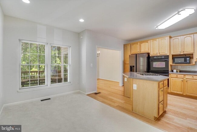 Building Photo - 4037 Fairfax Center Hunt Trail