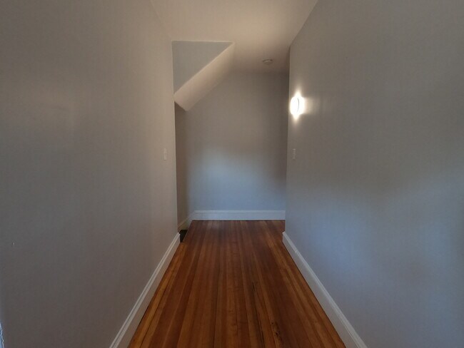 Entry Hallway - 11 Mt Vernon St