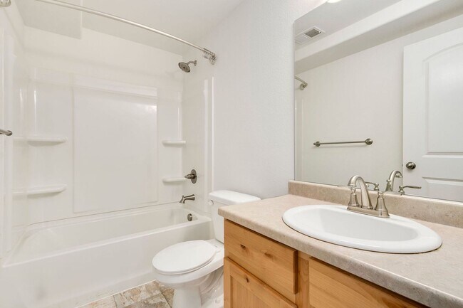 Building Photo - Fantastic Loveland Location with 5 Bedrooms, 3 Bathrooms, 2-Car Garage, and Finished Basement!