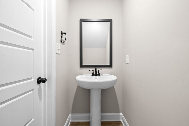 Building Photo - 3562 Torrington Ln