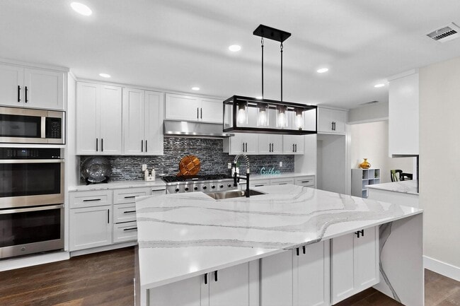 Building Photo - 10132 Medlock Dr