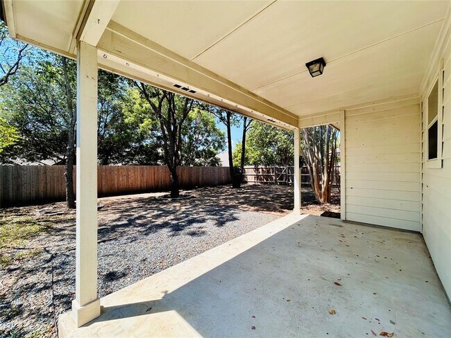 Building Photo - 468 Clarence Ct