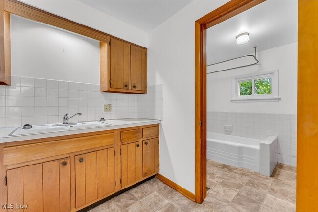 Building Photo - 508 Hammel St