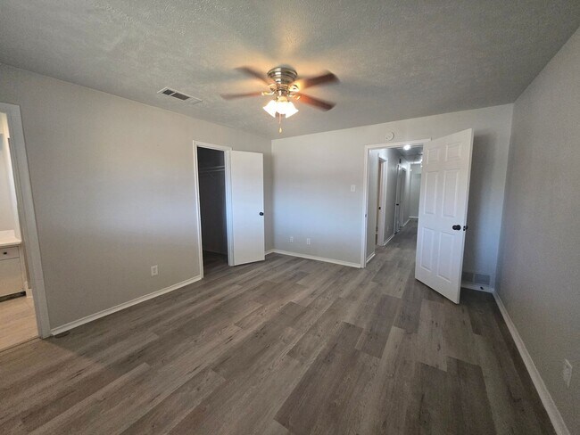 Building Photo - 13439 Blossomheath Ln