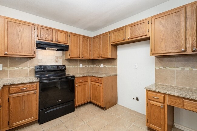 Building Photo - 1521 Wheatfield Ct